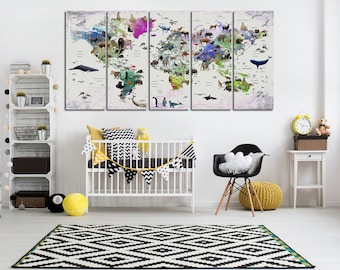 Juego de lienzos con mapa del mundo para la habitación infantil: animales de safari explorando continentes - Lámina de atlas colorida - Decoración de pared grande para la habitación infantil