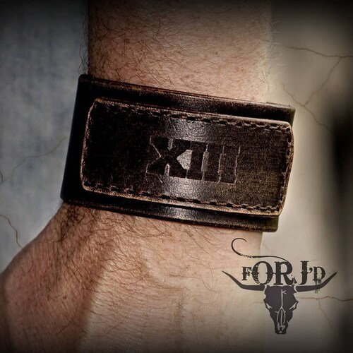 Men's Alloy & Leather Biker Playing Card Bangle Wrap Cuff Bracelet – Black – Poker Theme