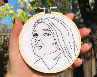 Lizzo | Little Line Art Portrait | 4" Embroidery Hoop