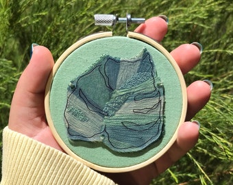 Monstera Leaf | 3" Round Embroidery Hoop Art
