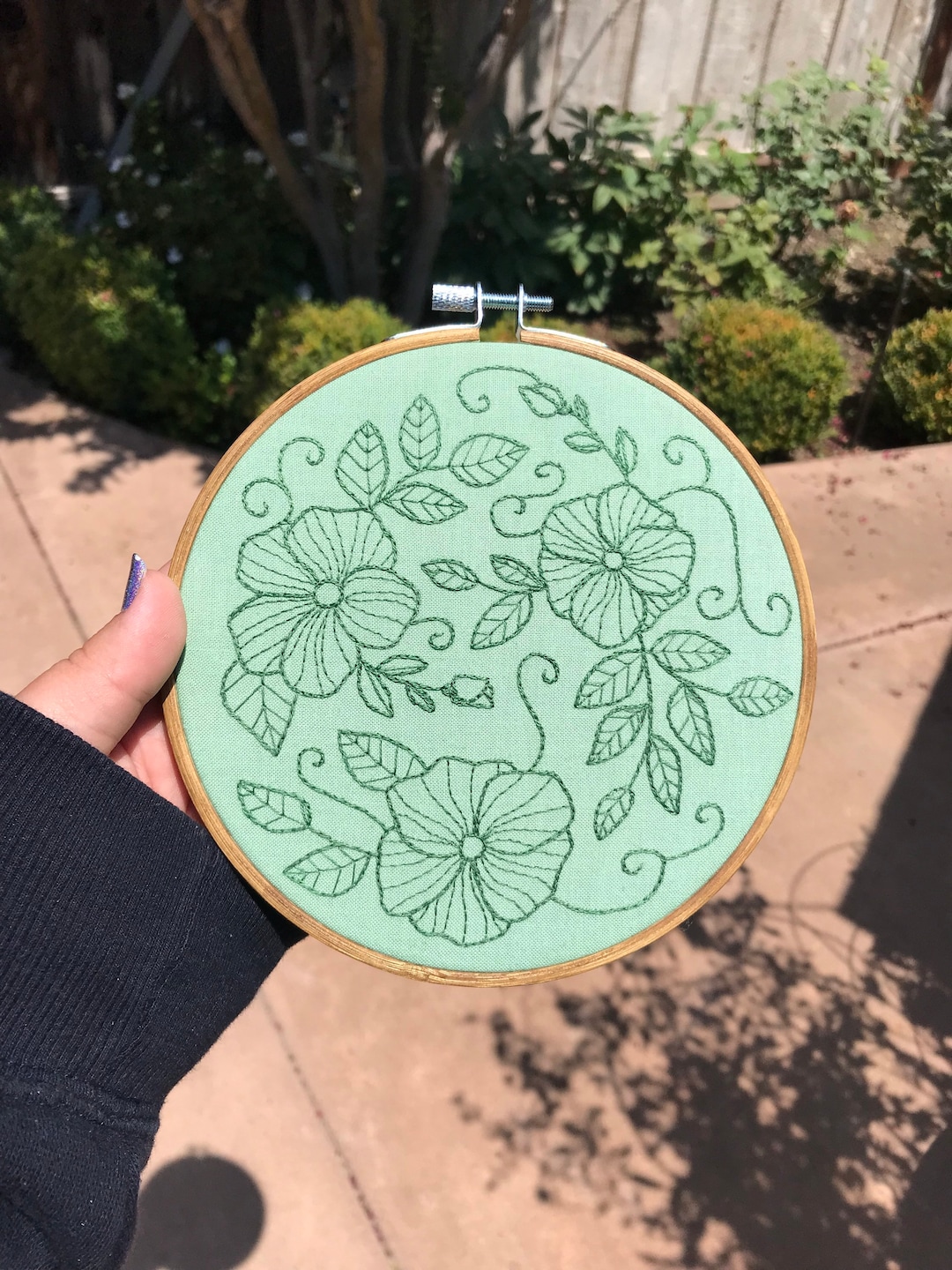 Curated visual reference: Visual Reference: Green Monochrome Floral Line Art 6 Botanical Embroidery Hoop