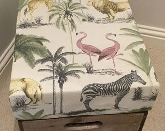 Prestigious Textiles Longleat Acacia Fabric Wooden Vintage Style Reproduction Storage Seat / footstool with Padded Lid