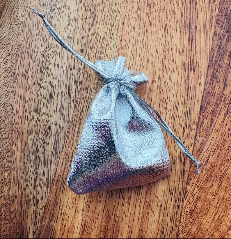 Pizza Keyring / Foodie Keyring / Pizza Slice Keychain / Personalised Pizza SILVER POUCH (+50p)