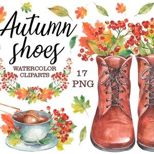 Op de afbeelding: Waterverfillustratie van een paar bruine leren laarzen met veters. De laarzen zijn omringd door herfstbladeren, bessen en een krans van bladeren en bessen. De tekst "Autumn Shoes Watercolor Clipart 17 PNG" staat op de afbeelding.