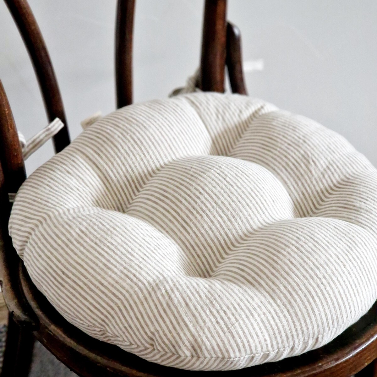 Round Linen Chair Pad With Ties