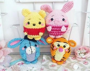 Peluche Uuffy pour poupée amigurumi disney au crochet avec Winnie l'ourson, un porcelet, un Bourriquet ou un Tigrou sur commande