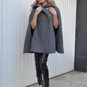 Wool Cape Coat Hooded • Grey Winter Poncho • Woman&#39;s Hooded Cape Coat • Wool Cape • Winter Jacket • Wool Jacket • Wool Hooded Cloak