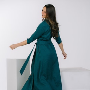 Elegant Plus Size Linen Dress in Emerald Green with Belt and Stylish Design