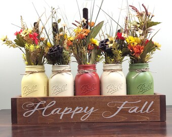 Centro de mesa otoñal con tarros de cristal: tarros rústicos pintados, decoración de granja