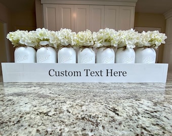 Centro de mesa con tarro de cristal pintado: decoración rústica de mesa de granja