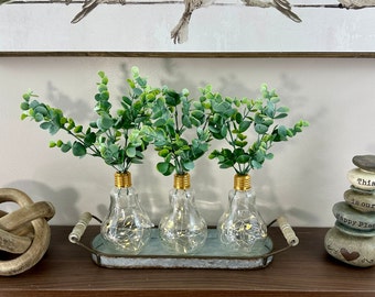 Centro de mesa con bombillas: decoración rústica de granja