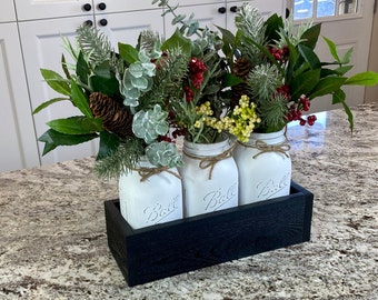 Centro de mesa floral invernal en tarro de cristal: decoración rústica navideña de estilo campestre