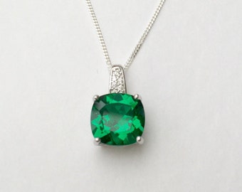 Emerald necklace, 3ct emerald pendant, 925 sterling silver emerald necklace, solid silver emerald pendant, cushion cut emerald necklace