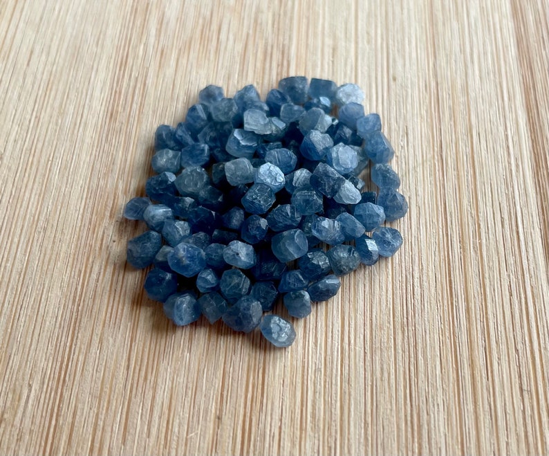 Raw sapphire 100 pcs, natural rough sapphire crystals, small sapphire pieces, September birthstone, natural raw crystals, small sapphire image 2