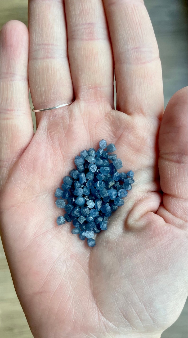 Raw sapphire 100 pcs, natural rough sapphire crystals, small sapphire pieces, September birthstone, natural raw crystals, small sapphire image 4