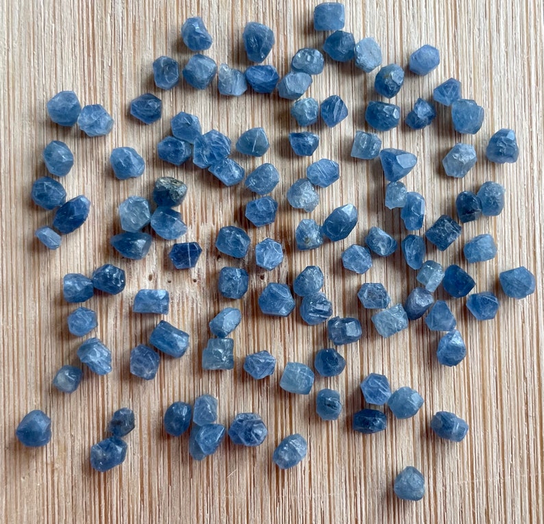 Raw sapphire 100 pcs, natural rough sapphire crystals, small sapphire pieces, September birthstone, natural raw crystals, small sapphire image 3