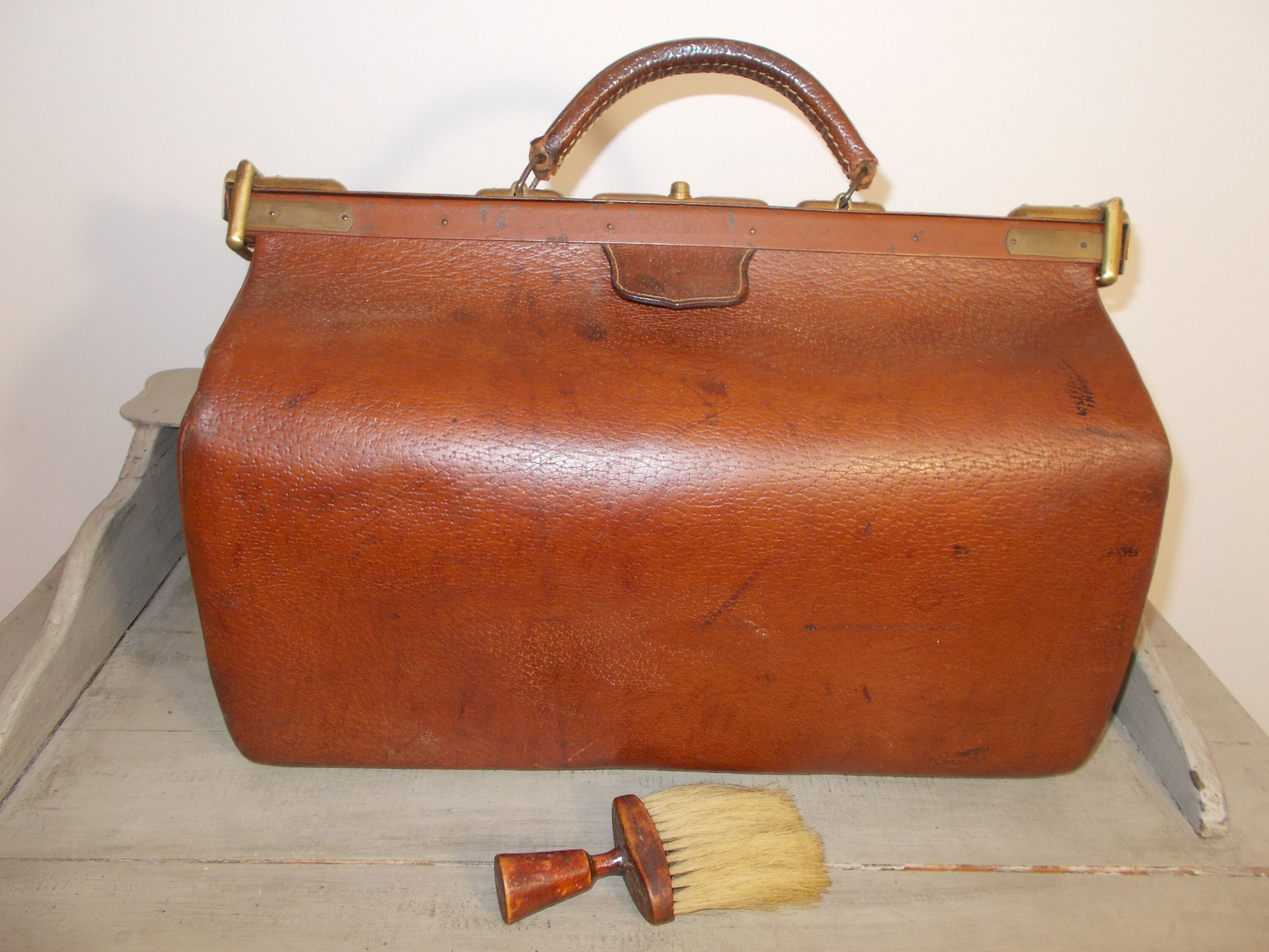 Vintage Antique Leather Gladstone Bag Bookies Bag - The Hoarde Vintage