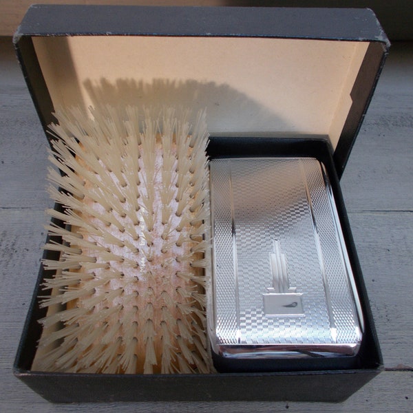 Stunning Art Deco clothes brush Set