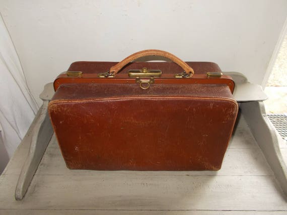 doctors visiting briefcase