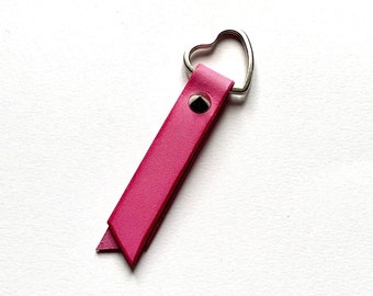 Handmade personalised heart leather keyring