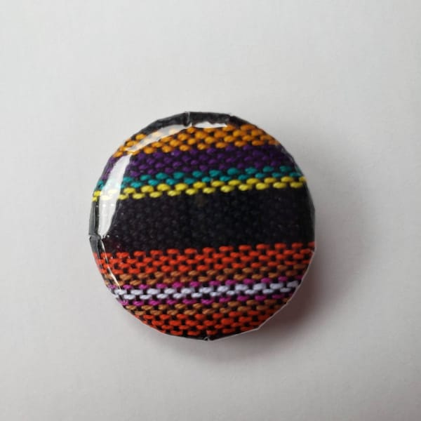 Pin back button, Guatemalan textiles, Guatemalan pin, chapin button, Mexican pin, Mexican button, Latinx pin, Latinx pin back button