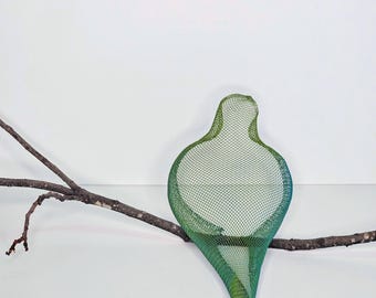 Escultura de pássaro em arame metálico: Arte de parede verde e azul para decoração de casa
