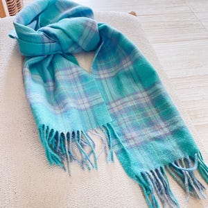 Écharpe vintage en laine à carreaux turquoise fabriquée en Écosse | Mackintosh