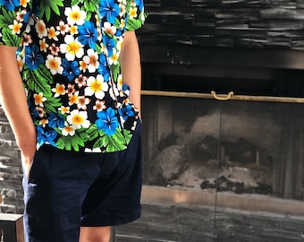 Vintage Men’s Short Sleeved Hawaiian Floral Shirt Made in Hawaii Size Small