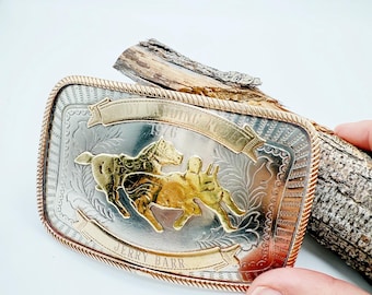 Hebilla de trofeo de rodeo occidental vintage de 1976: Premio a la vaquera canadiense sin decoración de novillos