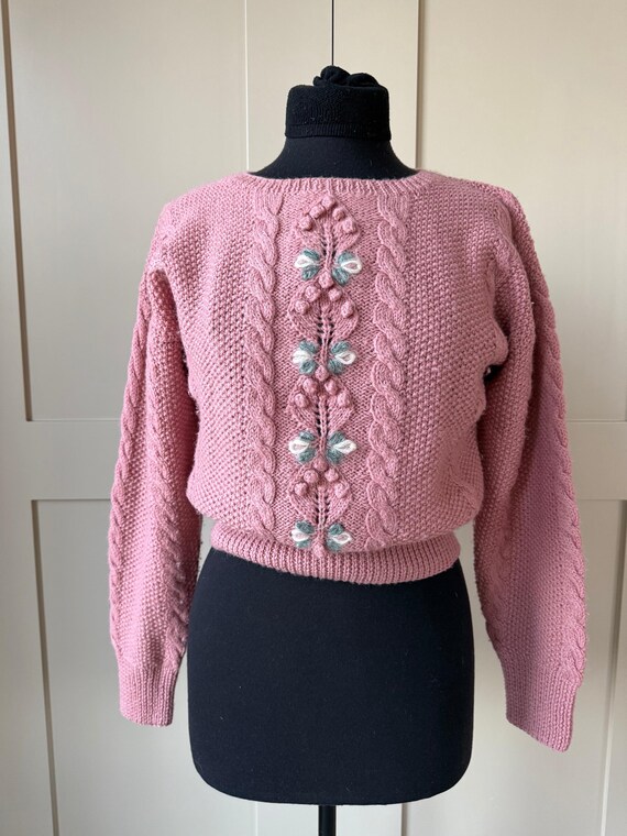 Women’s Vintage Pink Wool Sweater with Floral Accents size small