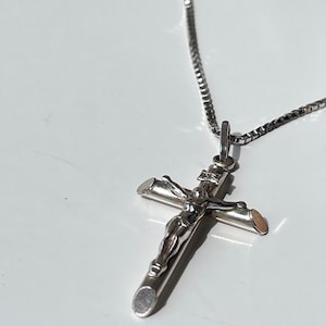 Vintage Silver Cross Pendant and Chain Necklace Christian