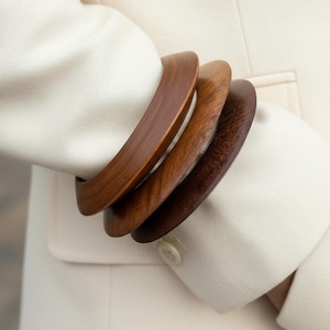 Conjunto de 3 pulseras de madera vintage tipo brazalete – Joyería bohemia apilable de madera natural
