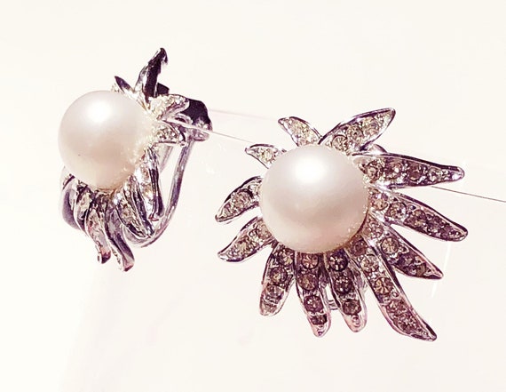 Vintage 80s Pearl and Rhinestone Earrings - image 4