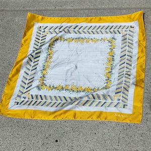 Vintage quadratischer Schal von Designer Jakymar in Blau, Weiß und Gelb Wild Rag