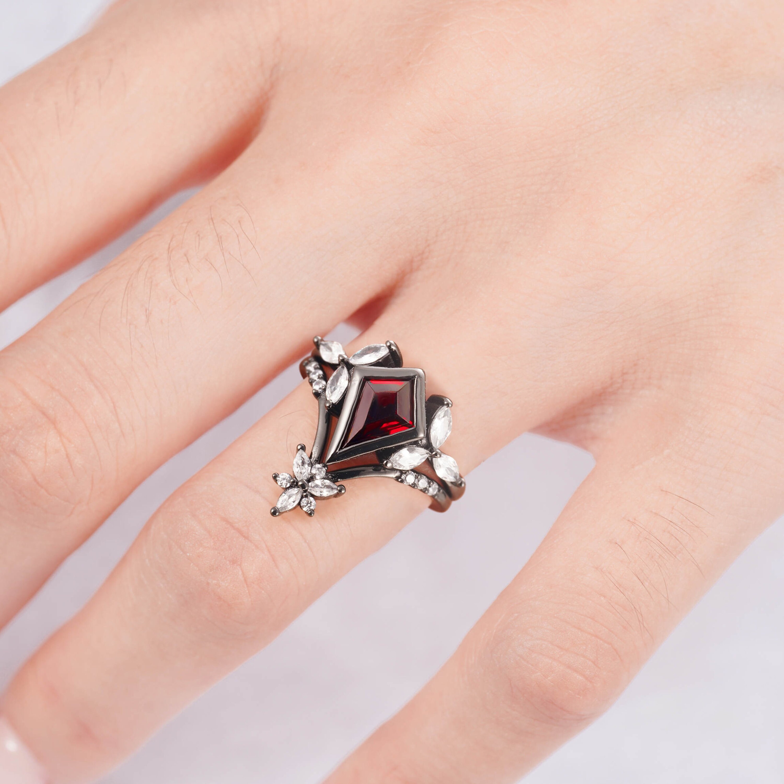 Nora Natural Red Garnet Kite Leaf Ring Set Dark Fantasy Black Gold Goth Nora Natural Red Garnet Kite Leaf Ring Set Dark Fantasy Black Gold Goth
