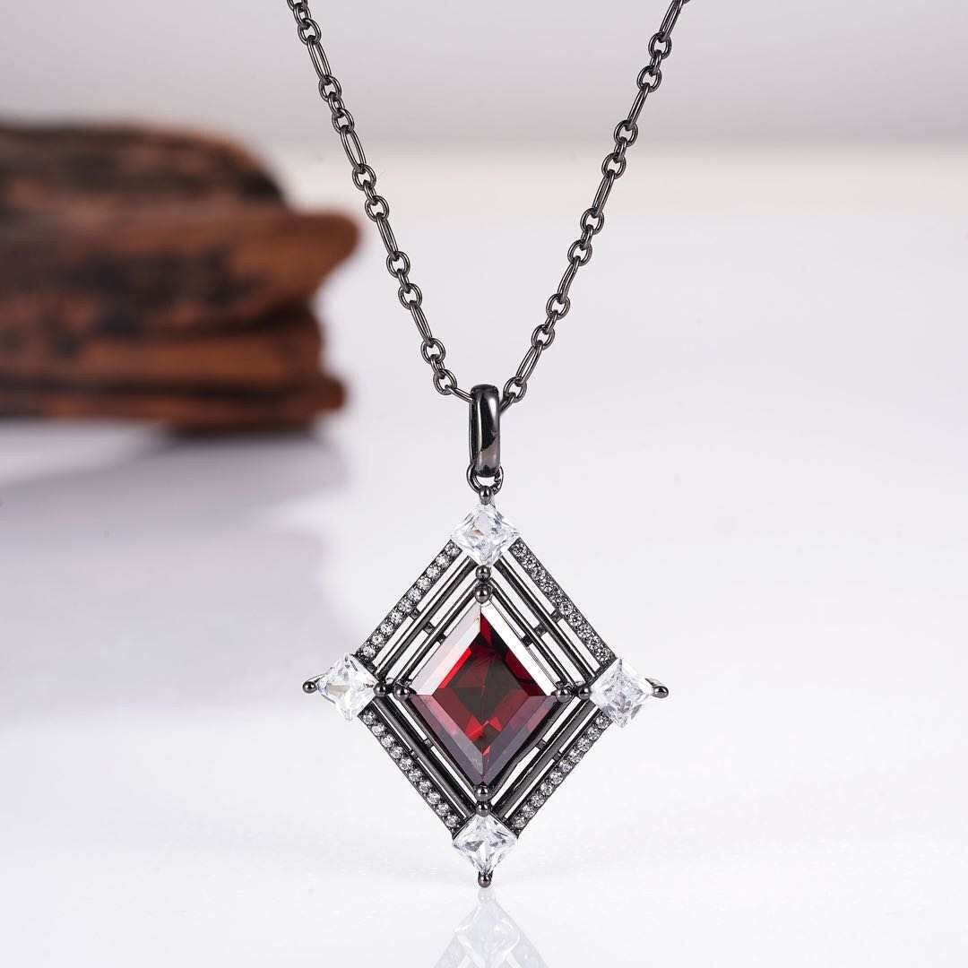 •STRAY• flat faceted garnet geo + gold necklace (various lengths)