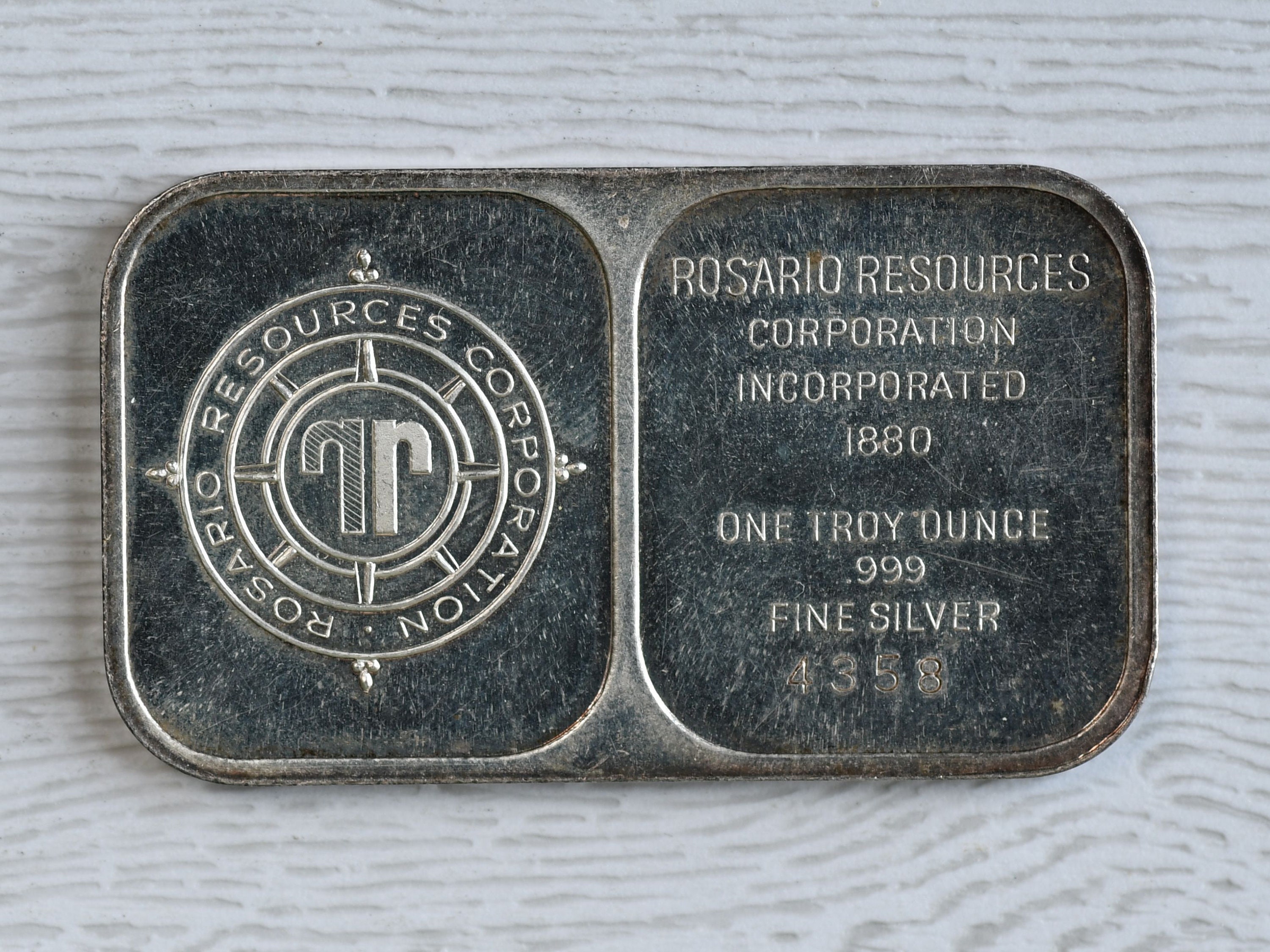 1975 Rosario Resources Corporation 1 Troy Ounce .999 Fine Silver Art Bar  Tomb of Columbus, Dominican Republic