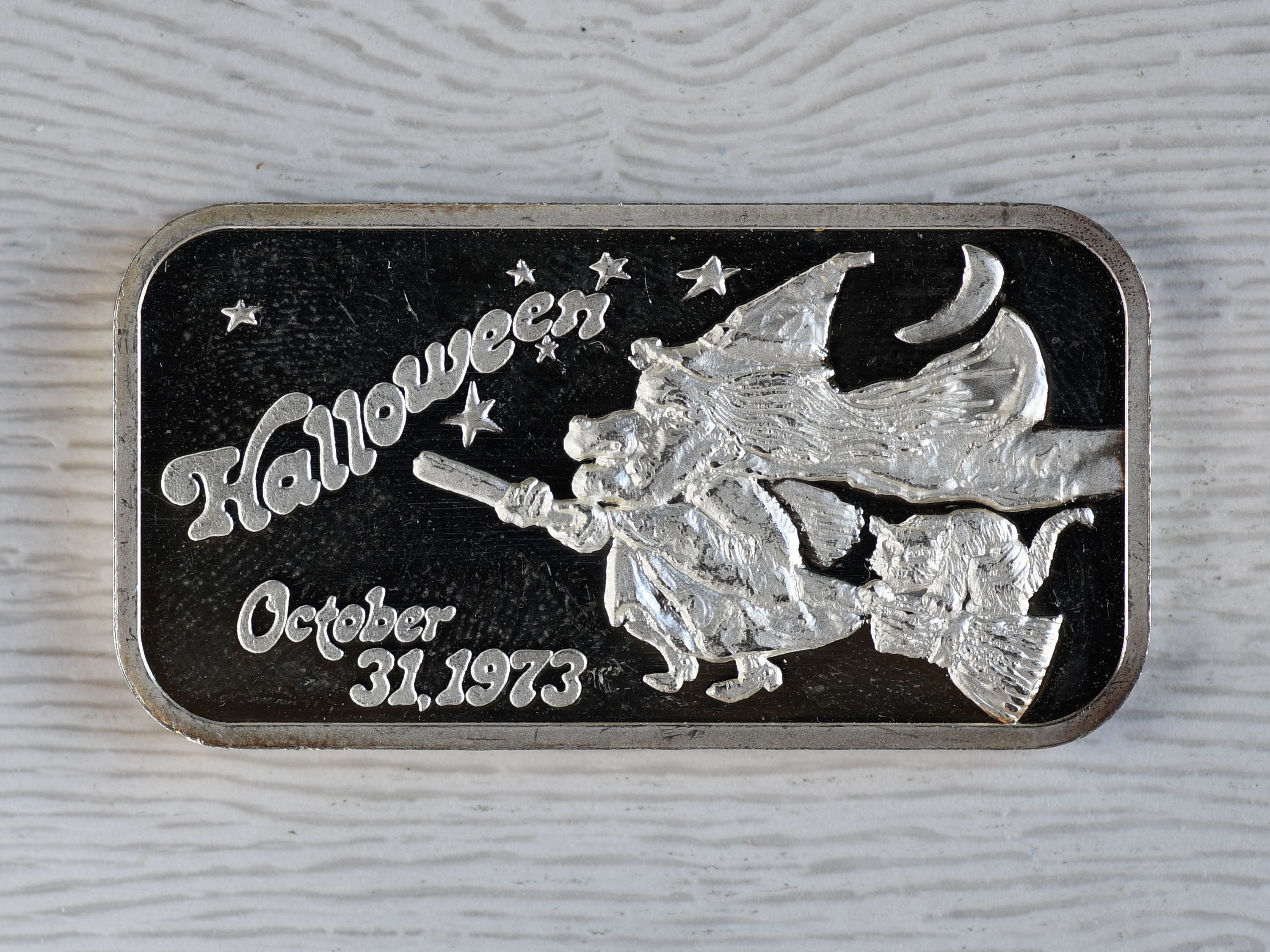 Halloween 1 Troy Ounce .999 Fine Silver Art Bar Witch & Black Cat flying on  Broomstick (1973 Long Island Coin Center) Silver Creations, Ltd.