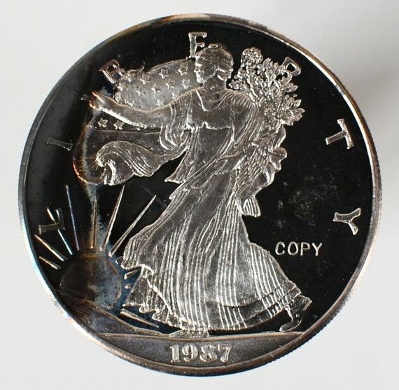 アメリカンイーグル　シルバー 1987 Walking Liberty Eagle Design 2 Troy Oz .999 Fine Silver Proof