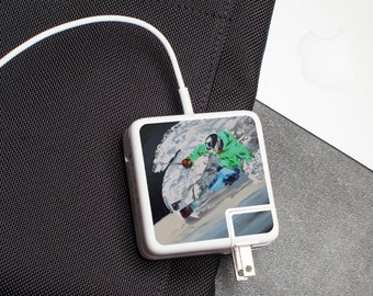 Multipack Apple Charger Decals for iPhone, iPad & Apple Laptop - Skiers Design, Michel Poirier - Fantastic tech accessory gift for skiers