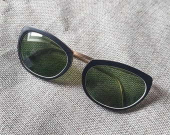 Occhiali da sole browline vintage anni '60 con montatura in oro/acetato