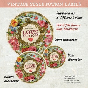 Könnte beinhalten: Drei runde Etiketten im Vintage-Stil mit floralem Design und dem Text "Full Strength Love Potion". Die Etiketten sind in drei verschiedenen Größen erhältlich: 8 cm, 5,5 cm und 4 cm im Durchmesser.