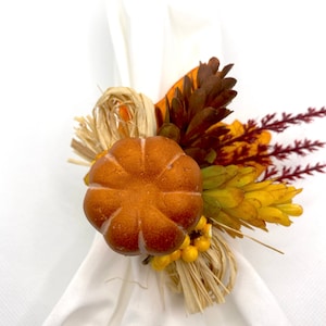 Farmhouse Pumpkin Napkin Rings, Fall Thanksgiving Table Decor (Set of 4 or 6)