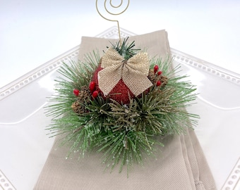 Red Christmas Ornament Placesetting with Pine Needles, Mistletoe & Gold Berry Branches - Set of 4