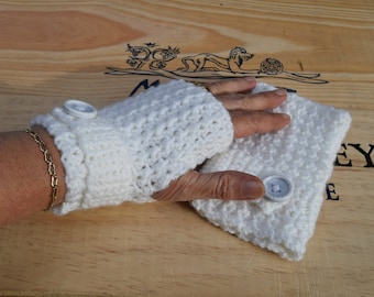 Usefull gift, Fingerless gloves, Crochet mittens, Crochet Winter gloves, White Mittens, Christmas gift