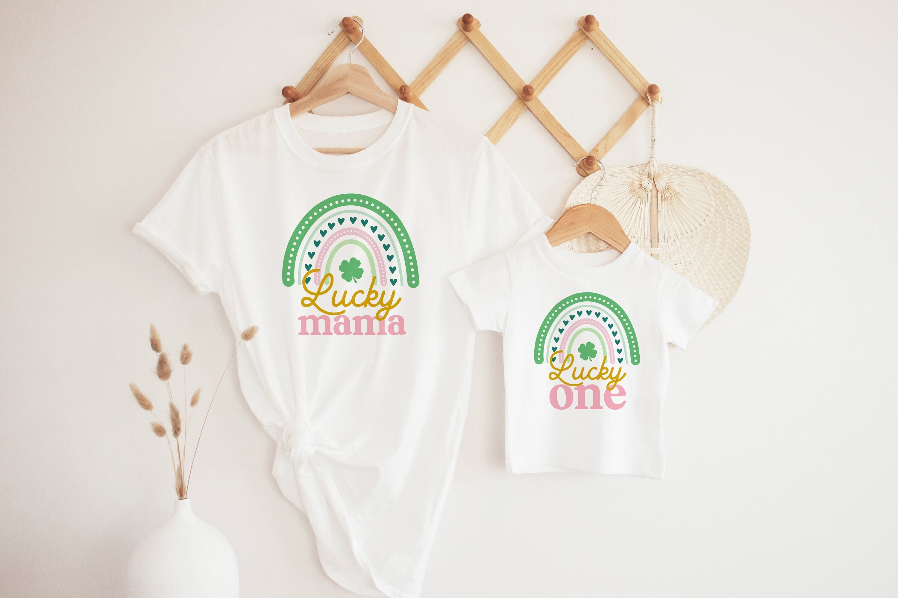 St Patricks Day Birthday Outfit, Lucky One 1st Birthday Outfit, Lucky One  Birthday Shirt, Matching Mommy and Me Tee, Family Birthday Shirts - Etsy  Österreich