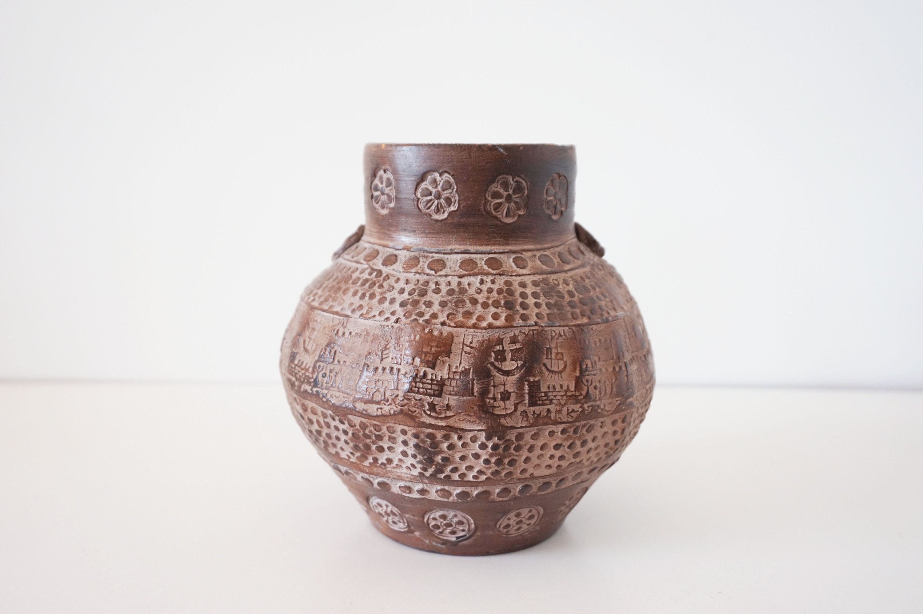 Vase ou Pot Ethnique en Terre Cuite Ancien