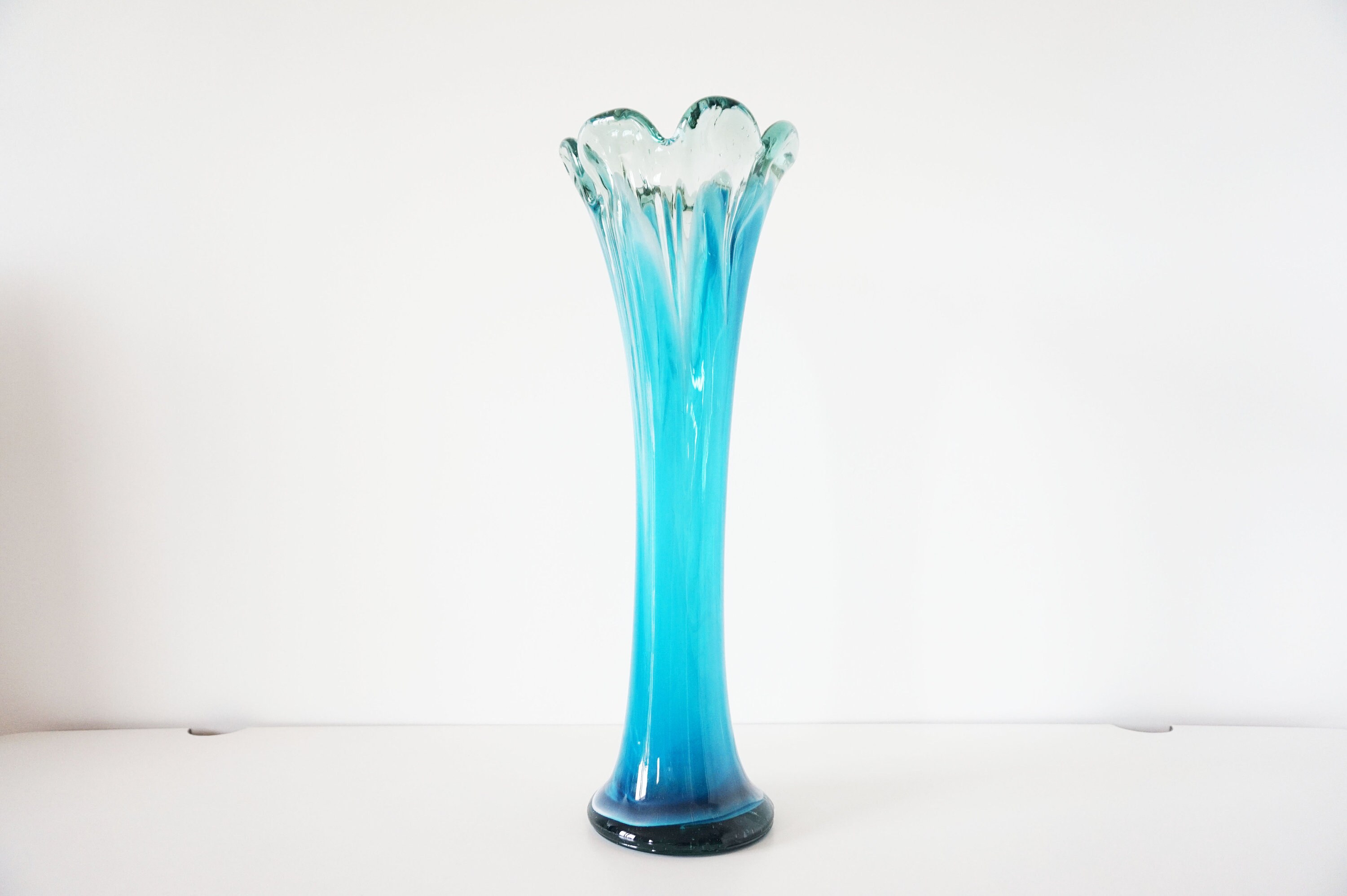 Grand Vase Soliflore en Verre Bleu 1970