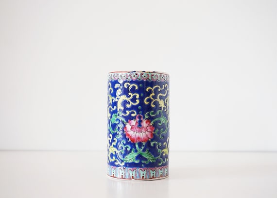 Chinese glazed ceramic pot or vase