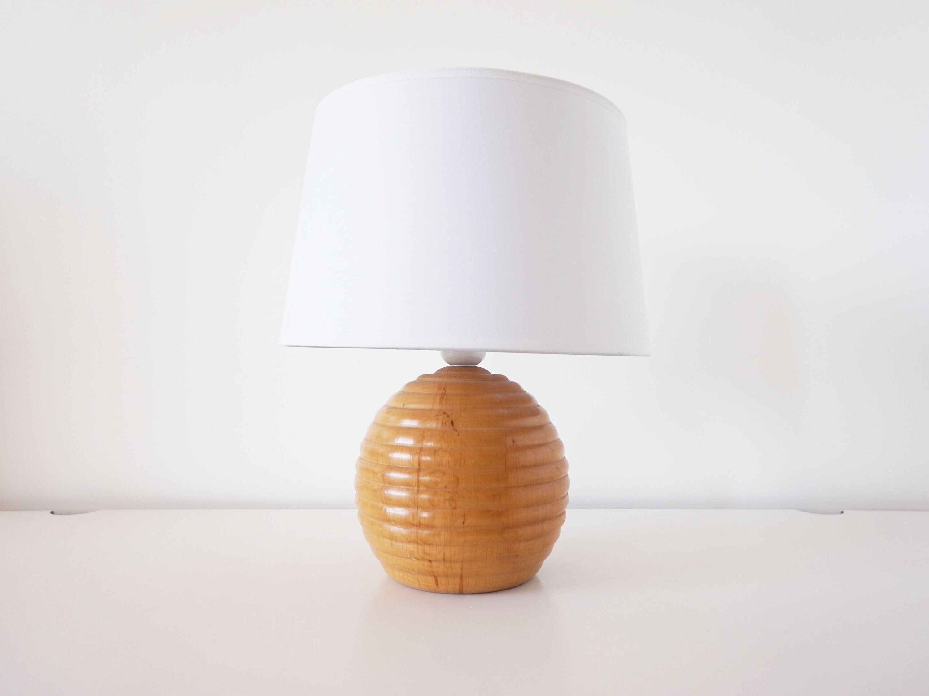 Lampe Boule Vintage en Bois Massif